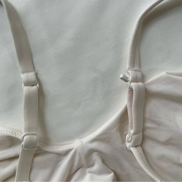 Women’s Yitty Smoothed Reality Plunge Bra Size Medium in On My Ivories - Picture 11 of 11
